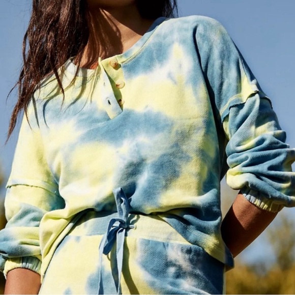 Anthropologie Current Air‎ Madeira Tie Dye Sweatshirt Size Small Crop Button - Picture 1 of 10